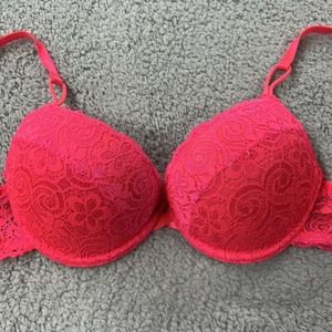 Tarea Rue21 Bra 32B Super Push Up Bra Hot Pink
